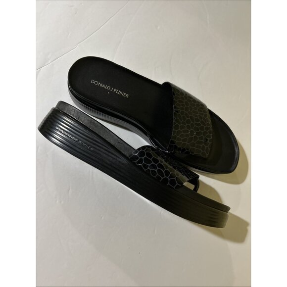 Donald Pliner Women's Fifi Patent Leather Thong Sandals Platform Size 11 - Picture 5 of 12